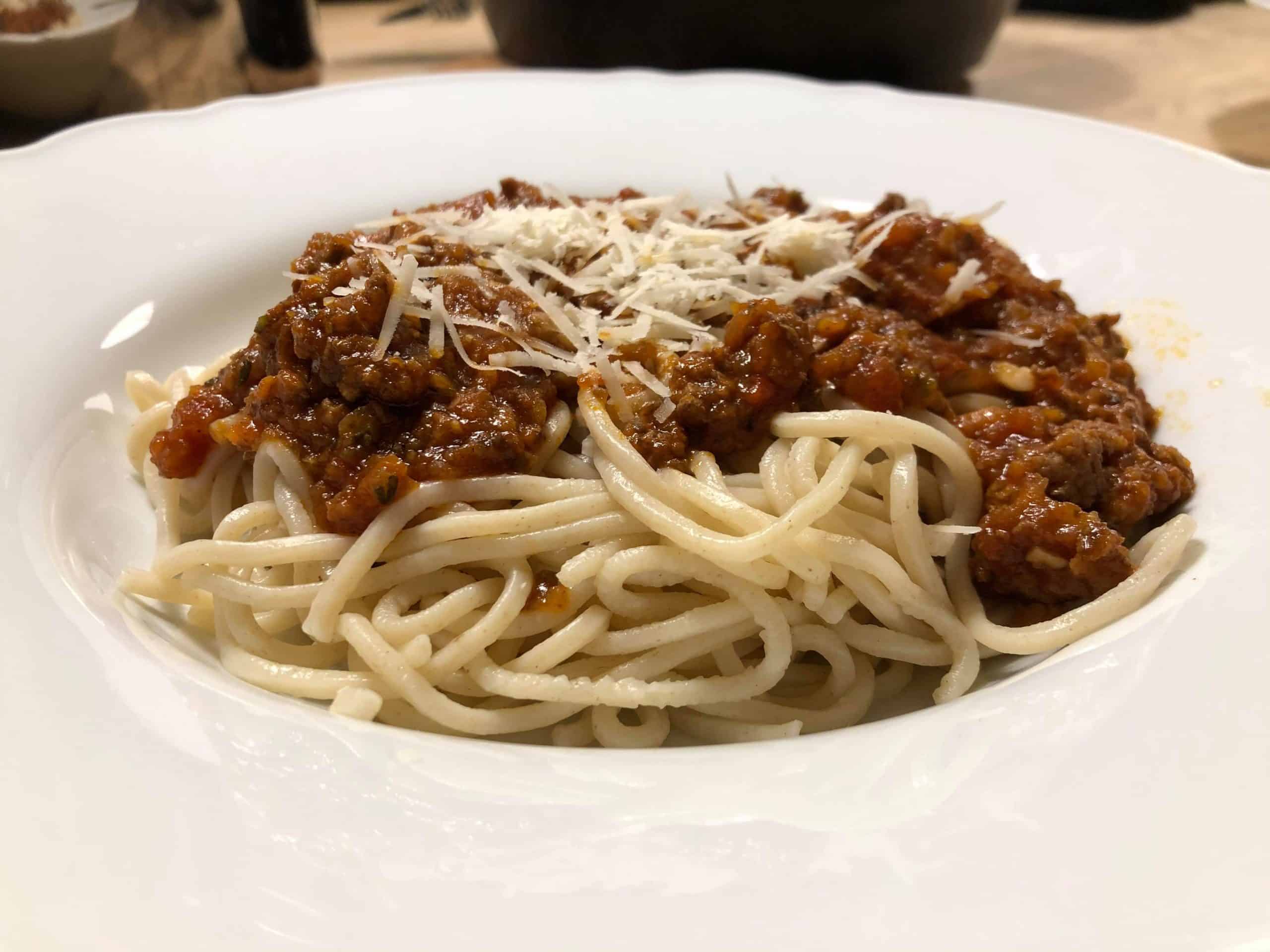 Spaghetti bolognese - Opskrift på den lækreste pasta bolognese