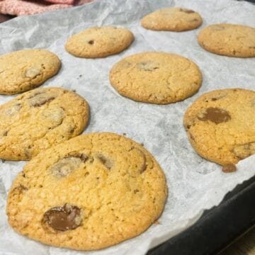 cookies med chokolade